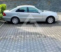 2005 Mercedes Benz E 200