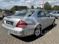 2005 Mercedes Benz E 200