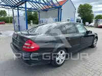 2005 Mercedes Benz E 220