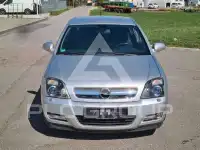 2005 Opel Signum