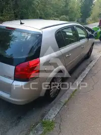 2005 Opel Signum
