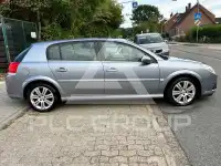 2005 Opel Signum