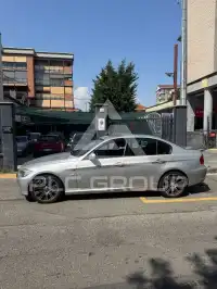 2009 BMW 320
