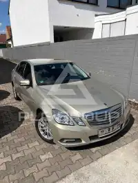 2009 Mercedes Benz E 200
