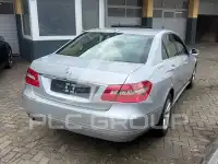 2009 Mercedes Benz E 200