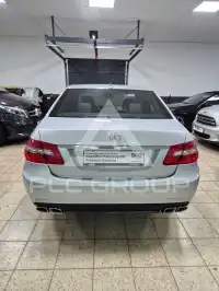 2010 Mercedes Benz E 200
