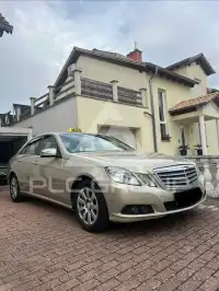 2010 Mercedes Benz E 200