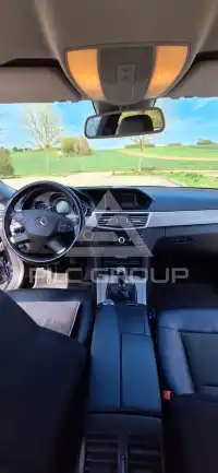 2010 Mercedes Benz E 220