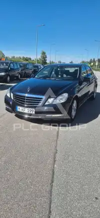 2010 Mercedes Benz E 220