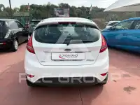 2010 Ford FIESTA