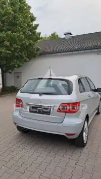 2011 Mercedes Benz B 180