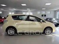 2011 Toyota VERSO