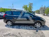 2011 Peugeot 5008