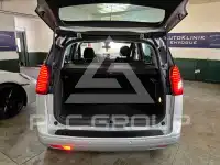 2011 Peugeot 5008