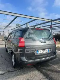 2011 Peugeot 5008
