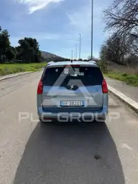 2011 Peugeot 5008