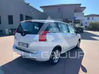 2011 Peugeot 5008