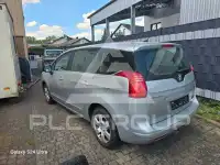 2011 Peugeot 5008