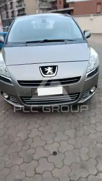 2011 Peugeot 5008