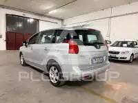 2012 Peugeot 5008