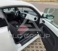 2012 Volkswagen BEETLE