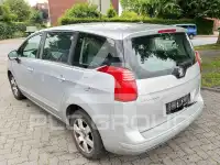2013 Peugeot 5008