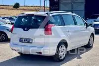 2013 Peugeot 5008