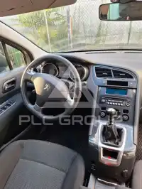 2013 Peugeot 5008