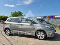 2013 KIA Carens