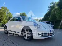 2013 Volkswagen BEETLE
