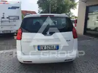 2014 Peugeot 5008