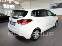 2014 KIA Carens