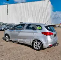 2014 KIA Carens