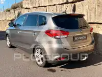 2014 KIA Carens