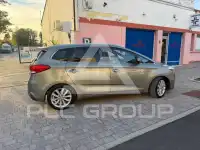 2014 KIA Carens