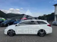 2015 Toyota AURIS