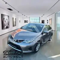2015 Toyota AURIS