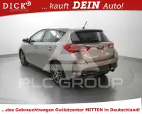 2015 Toyota AURIS