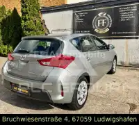 2015 Toyota AURIS