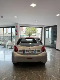 2015 Peugeot 208