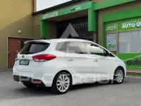 2015 KIA Carens