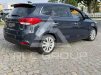 2015 KIA Carens