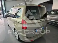 2015 Ford Tourneo