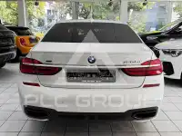 2016 BMW 750