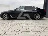 2016 BMW 750