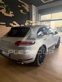 2016 Porsche MACAN
