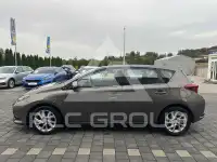 2016 Toyota AURIS