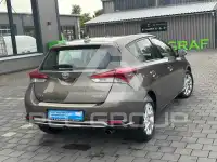 2016 Toyota AURIS