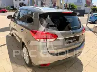 2016 KIA Carens