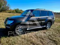 2017 Mitsubishi PAJARO